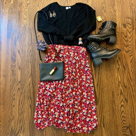 Black V-Neck Sweater - Picture 1 of 4